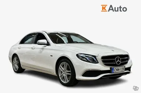 Mercedes-Benz E 300 300 de A Business Avantgarde Edition EQ Power * Widescreen / Koukku / Blis / Navi / Multibeam *